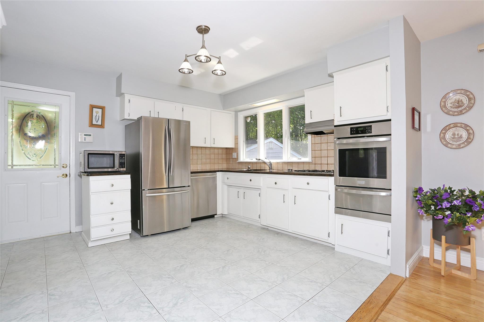 11 Bell Lane, Spring Valley, New York image 16