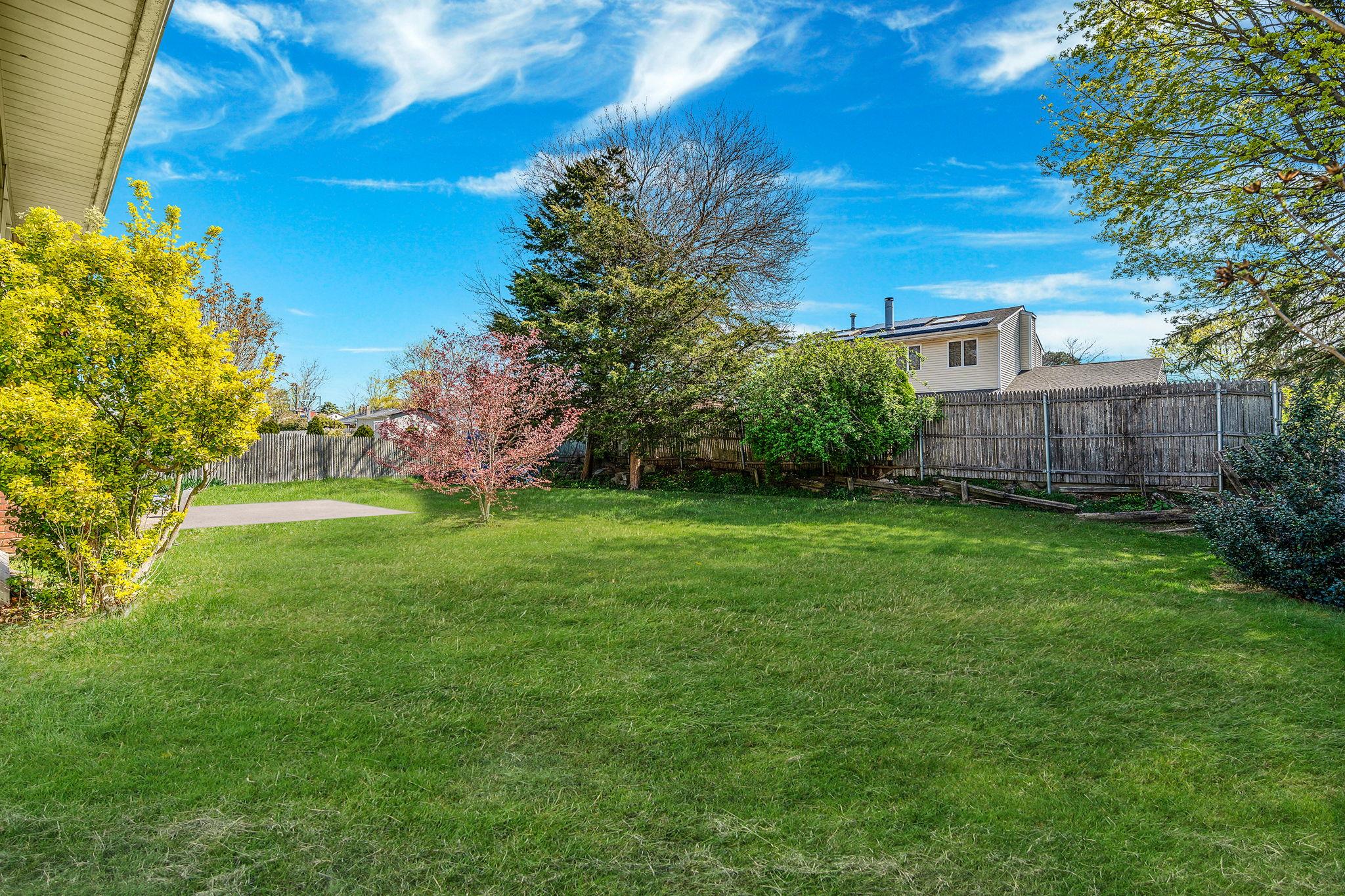 205 Westwood Drive, Brentwood, New York image 18