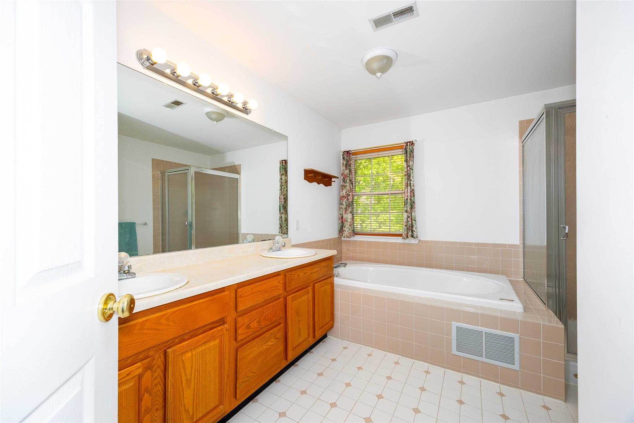 7 Coachlight Drive, Poughkeepsie, New York image 17