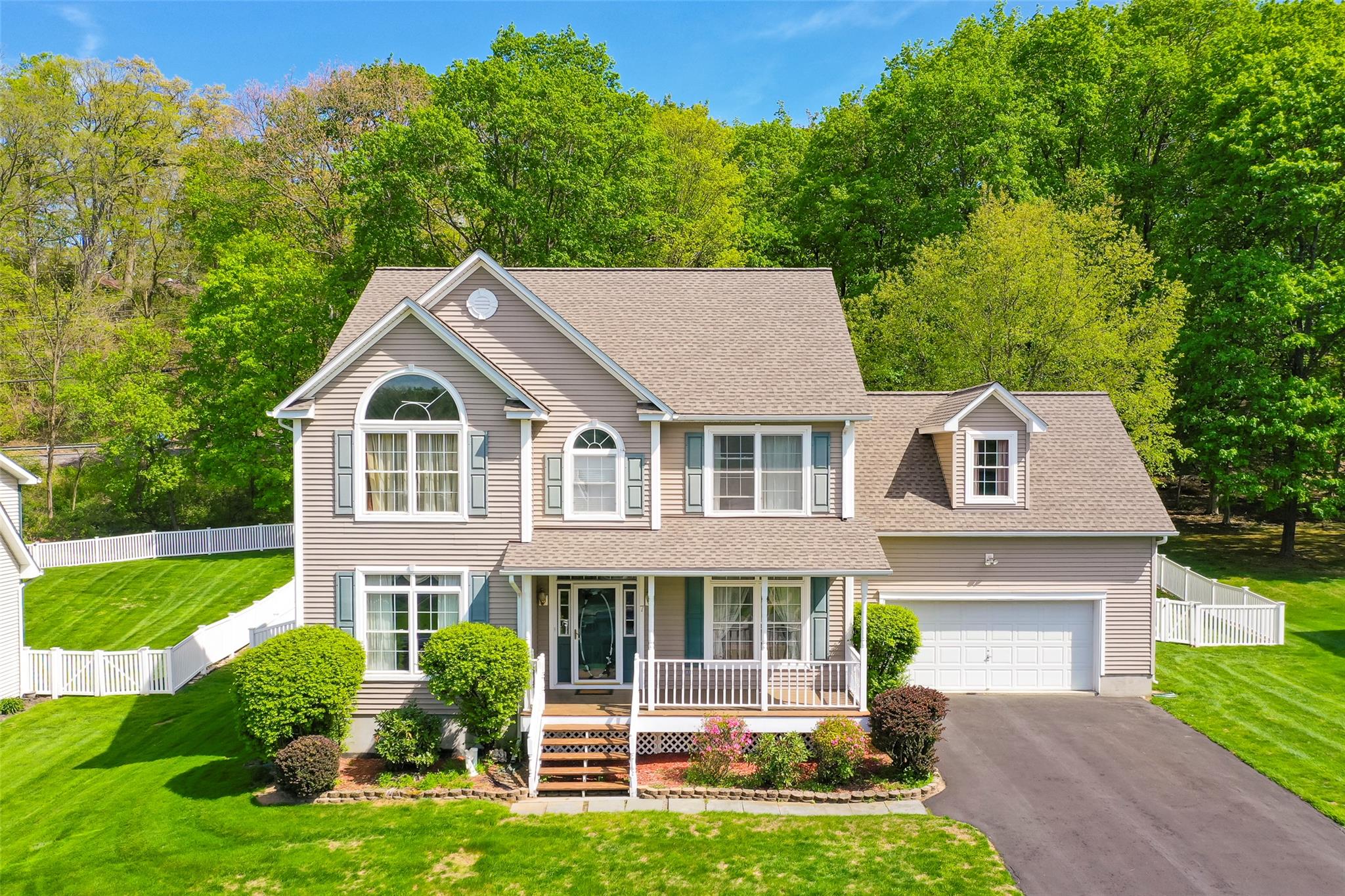 7 Coachlight Drive, Poughkeepsie, New York image 2