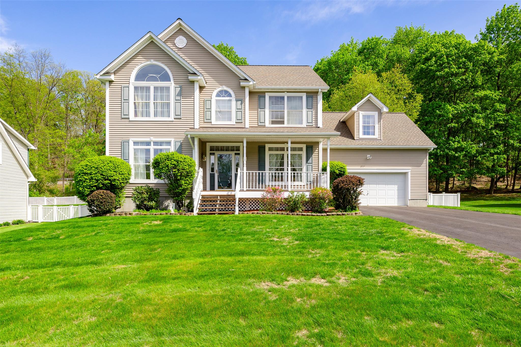 7 Coachlight Drive, Poughkeepsie, New York image 1