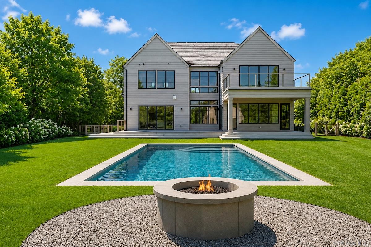 50 Tuckahoe Lane