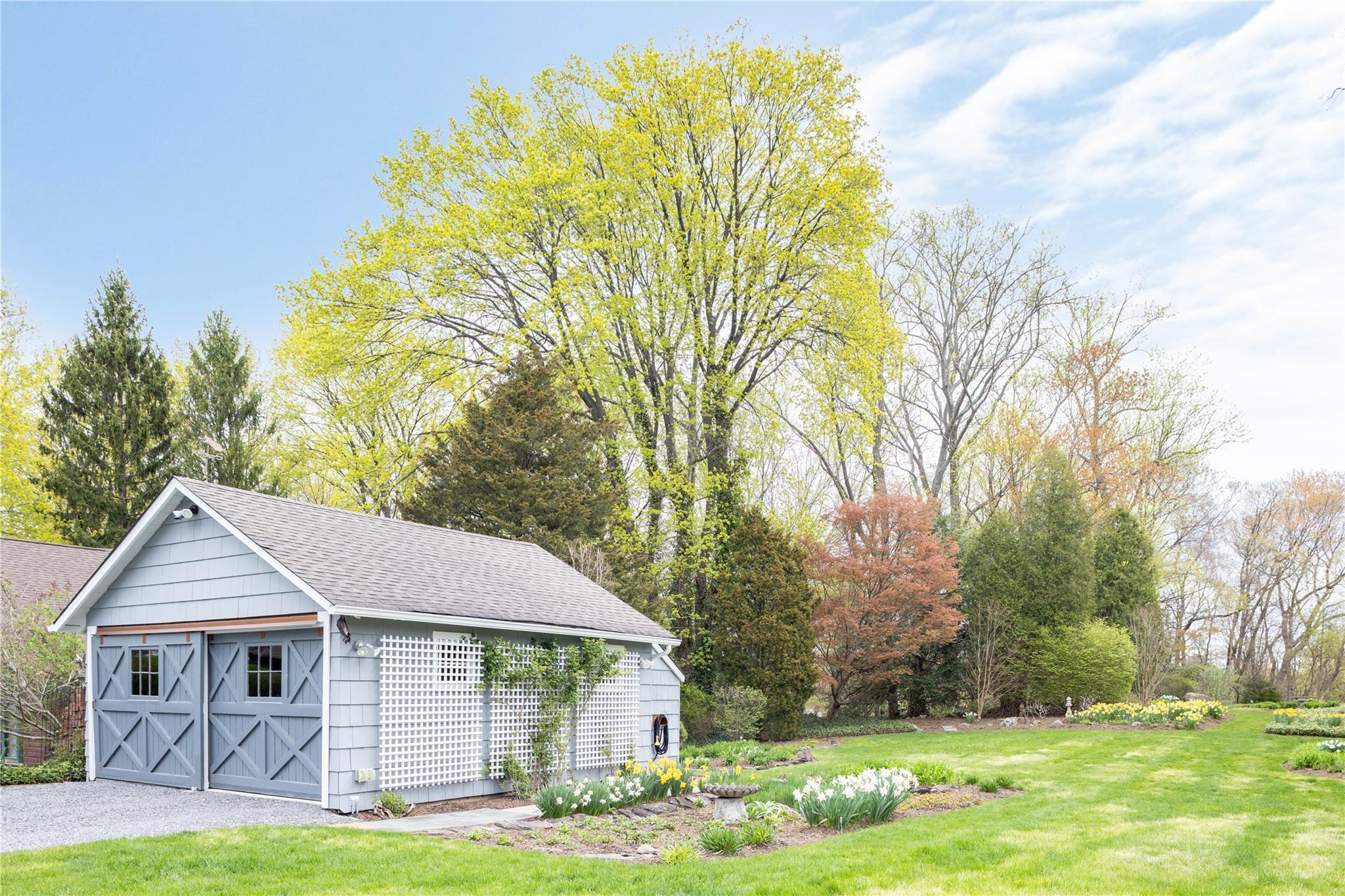 76 Hollywood Place, Huntington, New York image 3