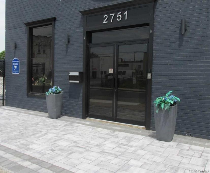 2751 Grand Ave, Bellmore, NY 11710