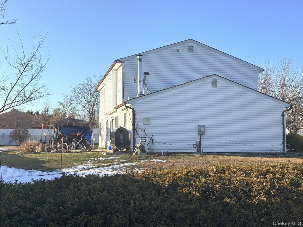 Photo of 22 Forte Avenue, Medford, NY 11763 (MLS # 946178)