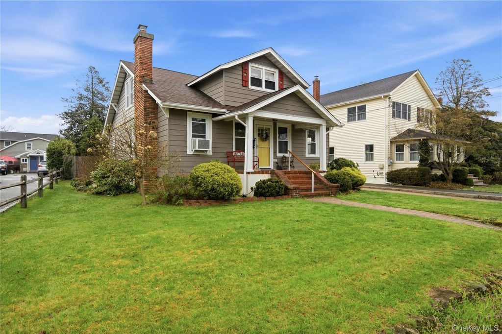 Photo of 147 Church Avenue, Islip, NY 11751 (MLS # 982285)