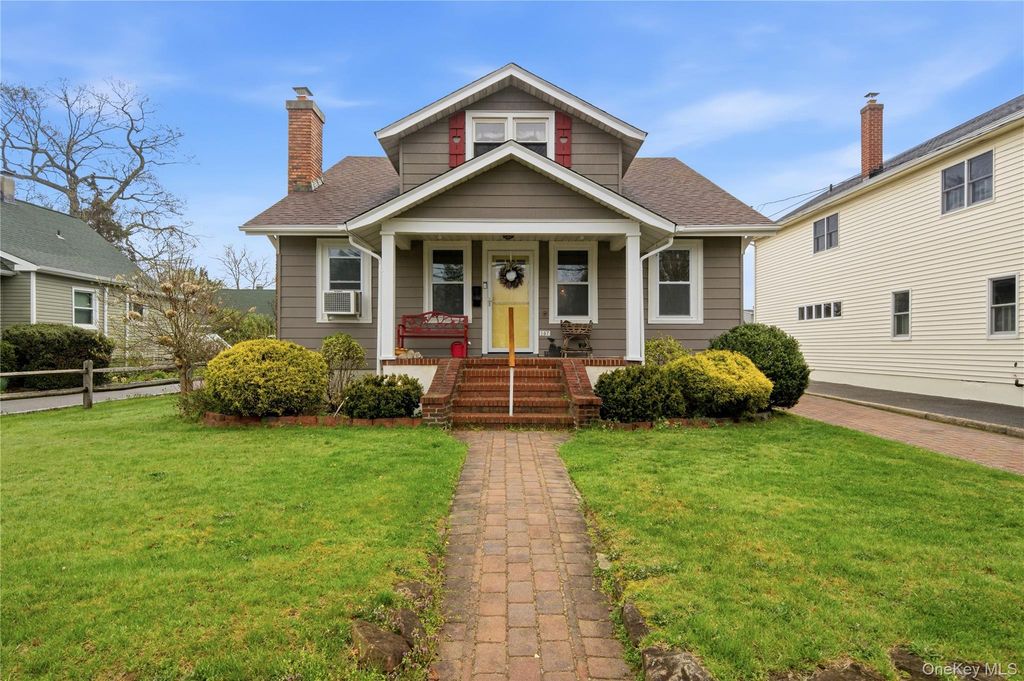 Photo of 147 Church Avenue, Islip, NY 11751 (MLS # 982285)