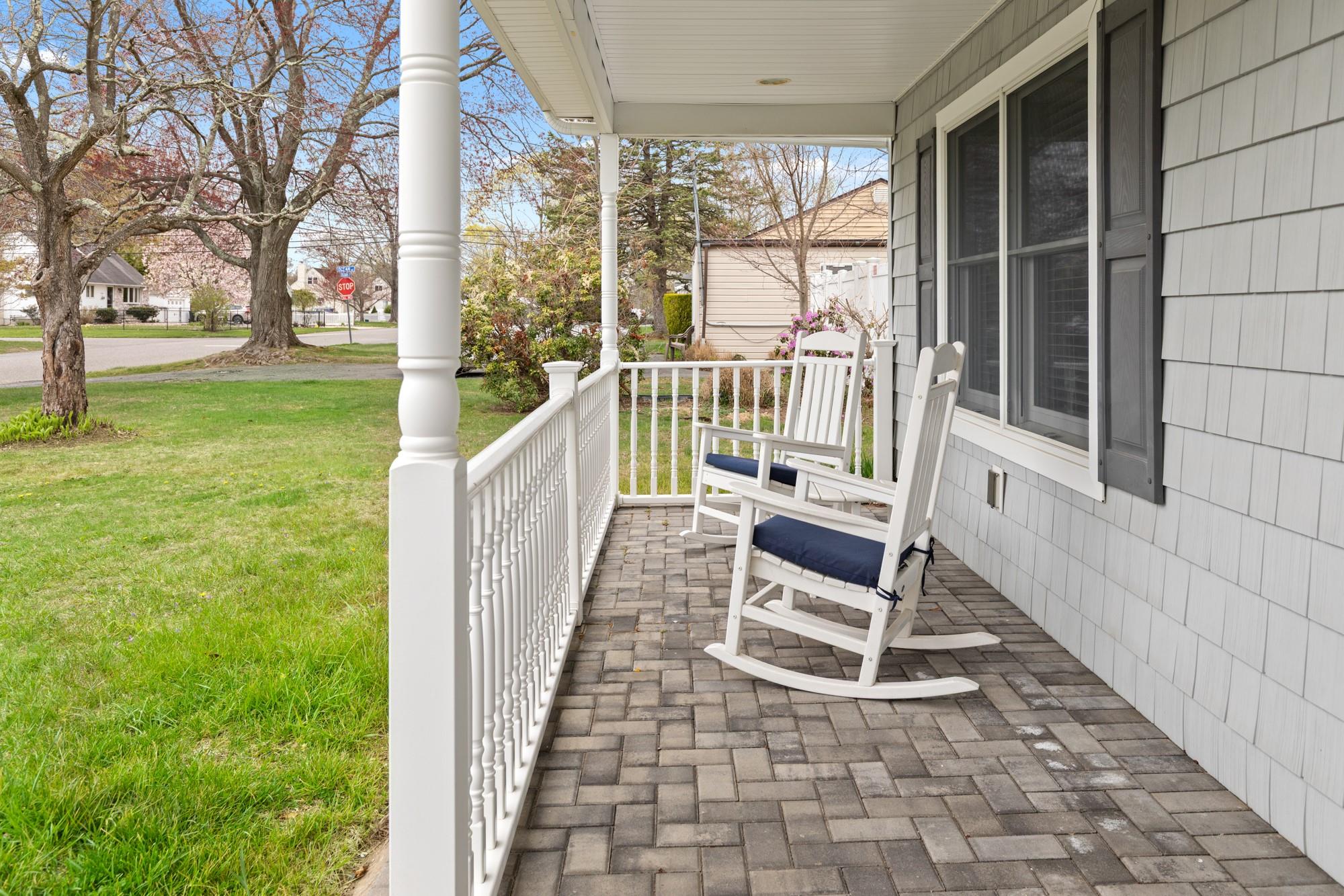 553 Rockaway Street, West Islip, New York image 3