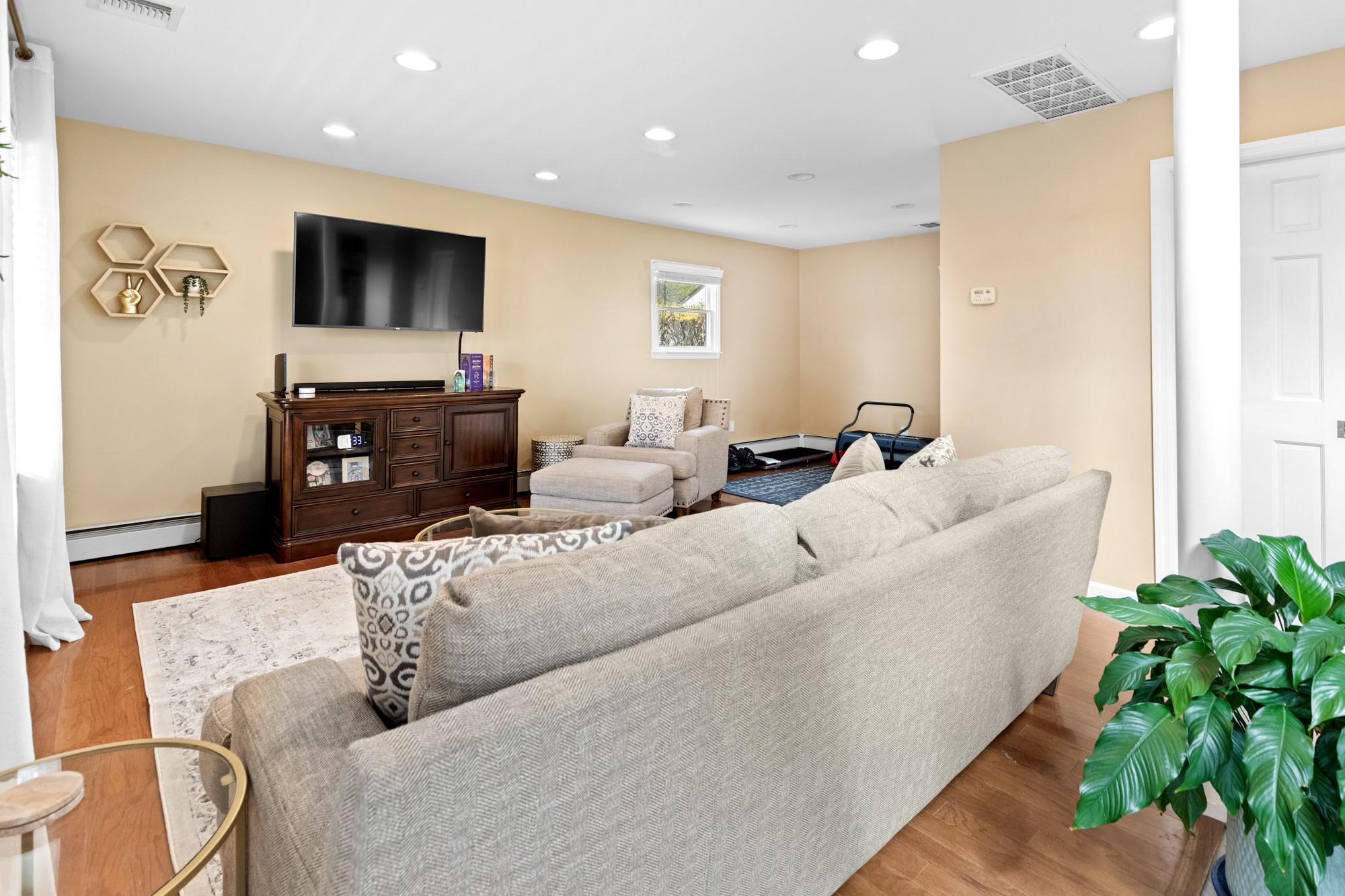 553 Rockaway Street, West Islip, New York image 11