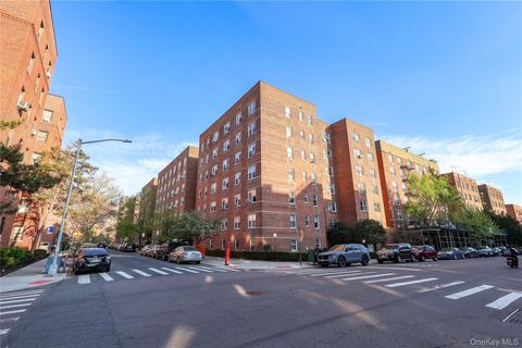 Photo of 67-40 Booth Street #4O, Forest Hills, NY 11375 (MLS # 985859)