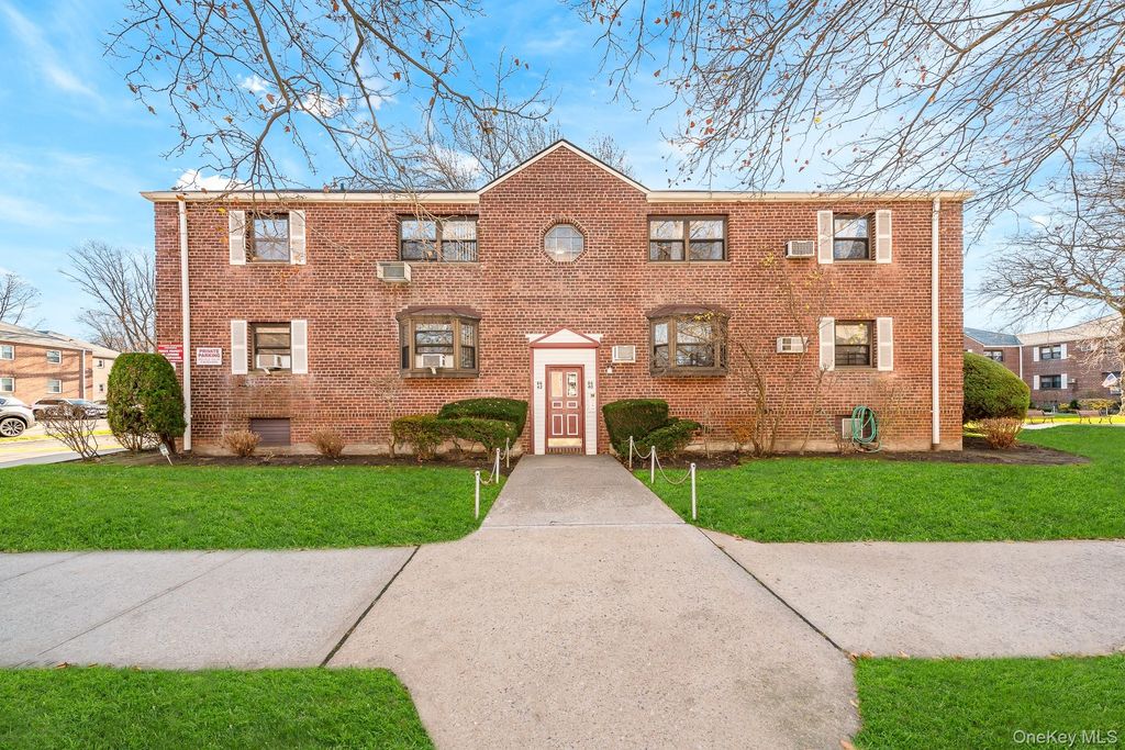 Photo of 86-40 155th Ave #1R, Howard Beach, NY 11414 (MLS # 945994)