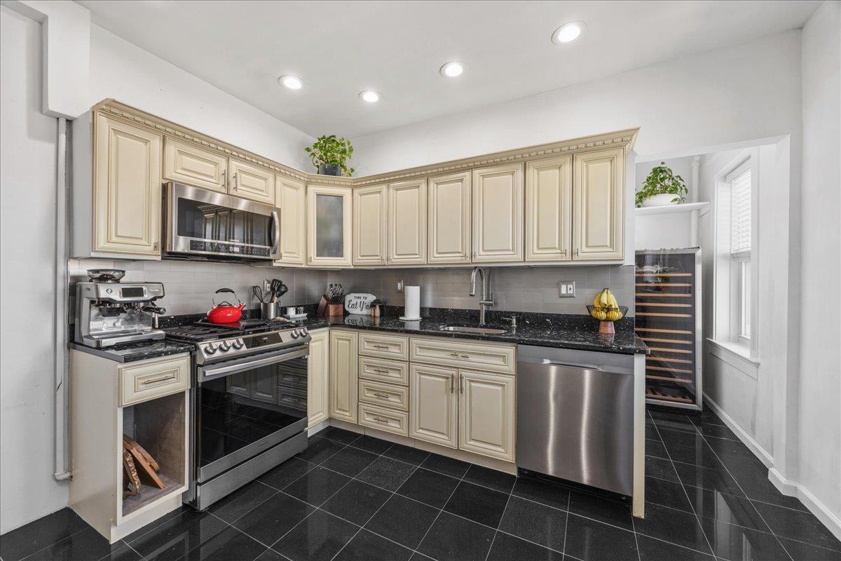 27 Locust Avenue #4N, New Rochelle, New York image 6