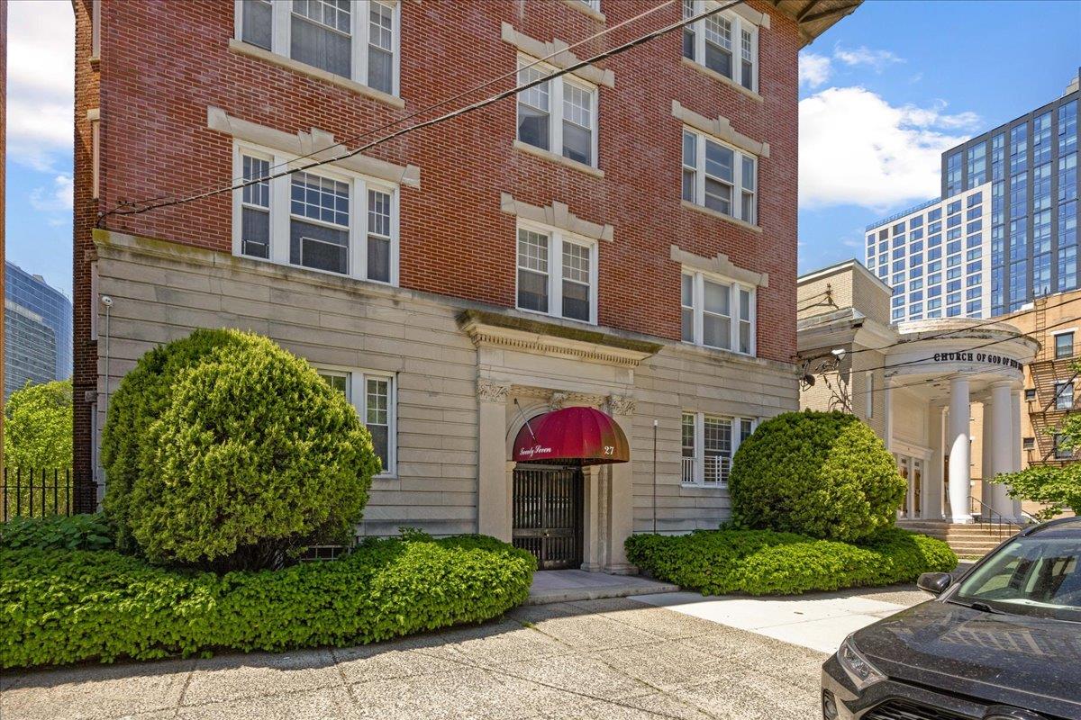 27 Locust Avenue #4N, New Rochelle, New York image 25