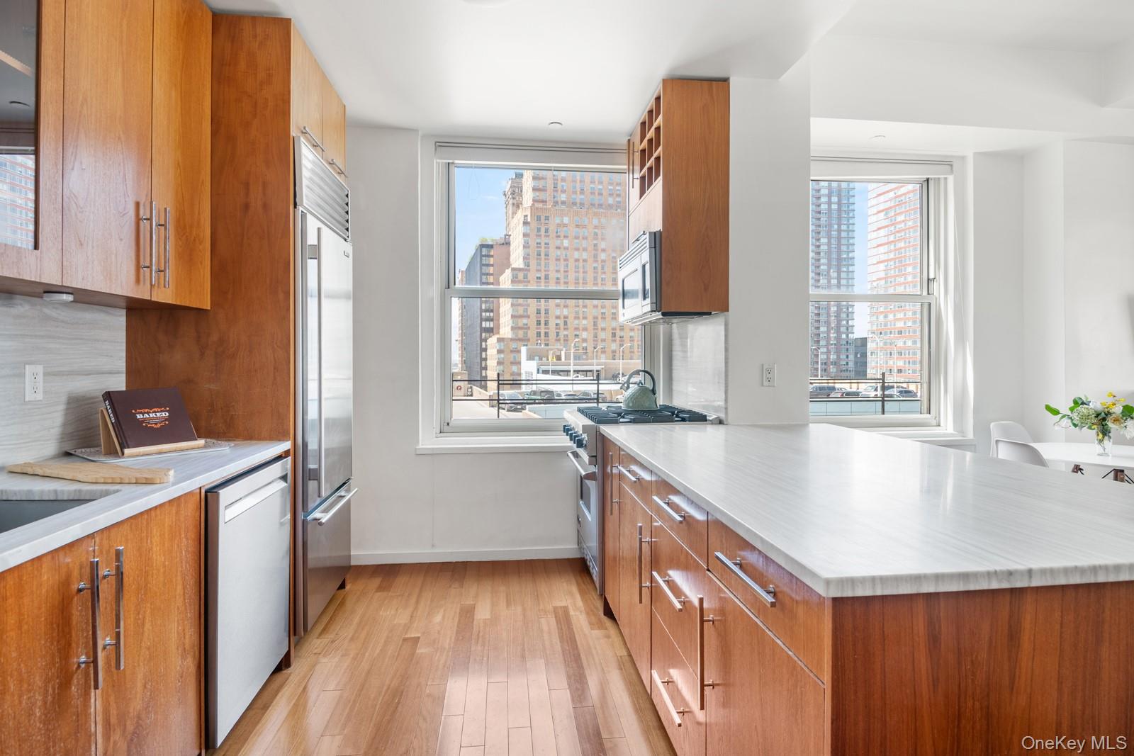 88 Greenwich Street 923