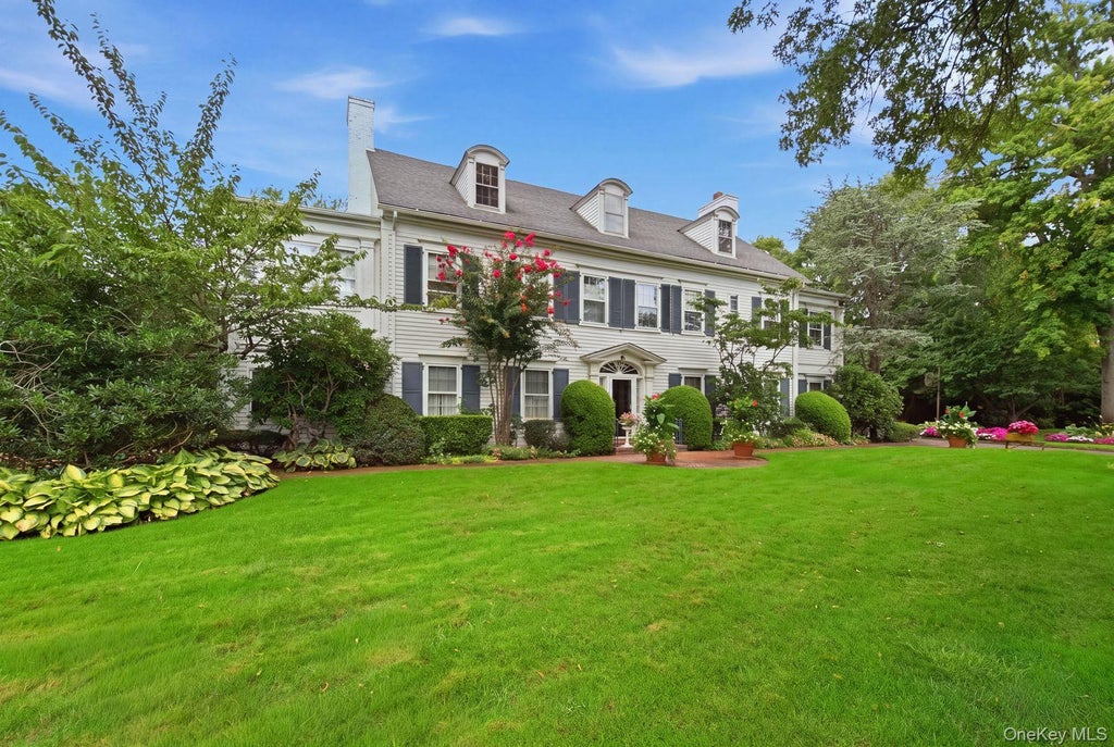 Photo of 150 Ocean Avenue, Lawrence, NY 11559 (MLS # 1049507)