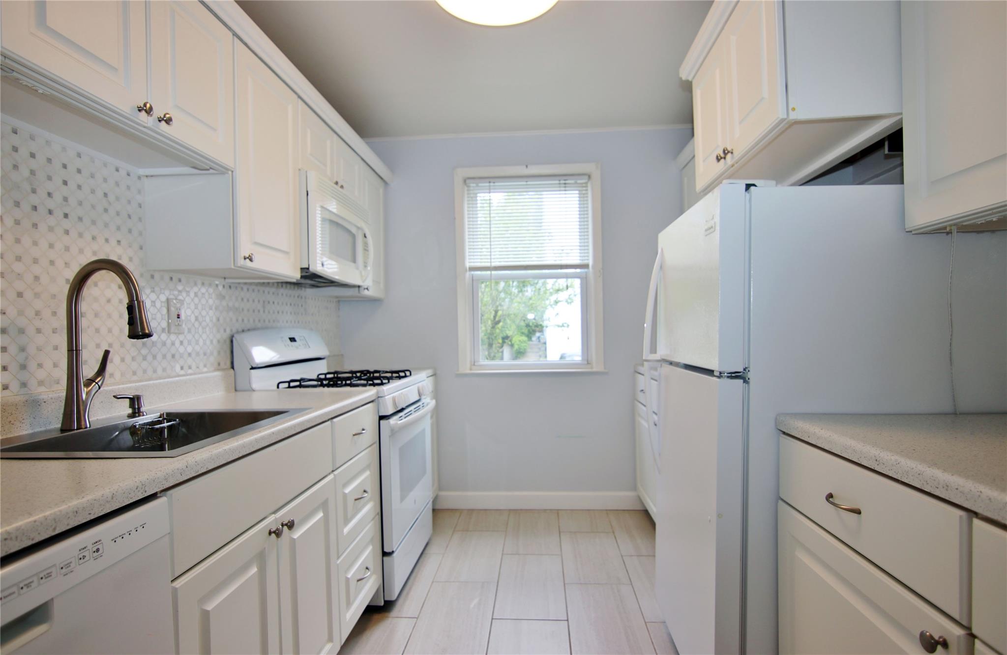 44 Avon Circle #B, Rye Brook, New York image 11