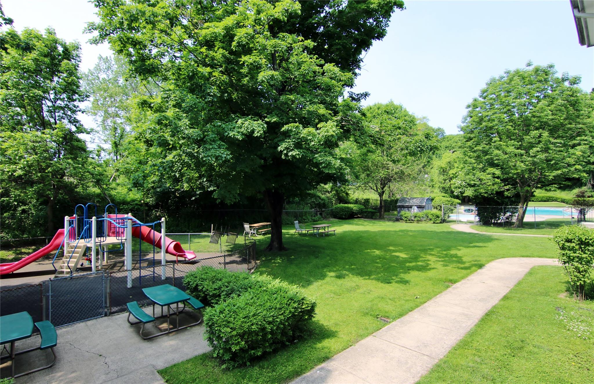 44 Avon Circle #B, Rye Brook, New York image 21