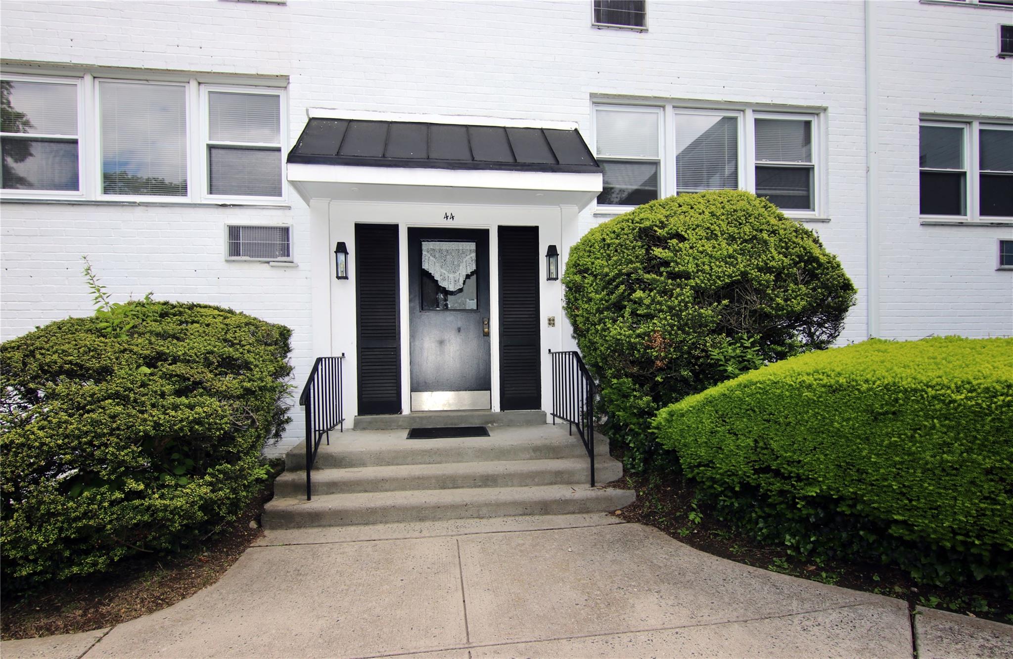 44 Avon Circle #B, Rye Brook, New York image 1