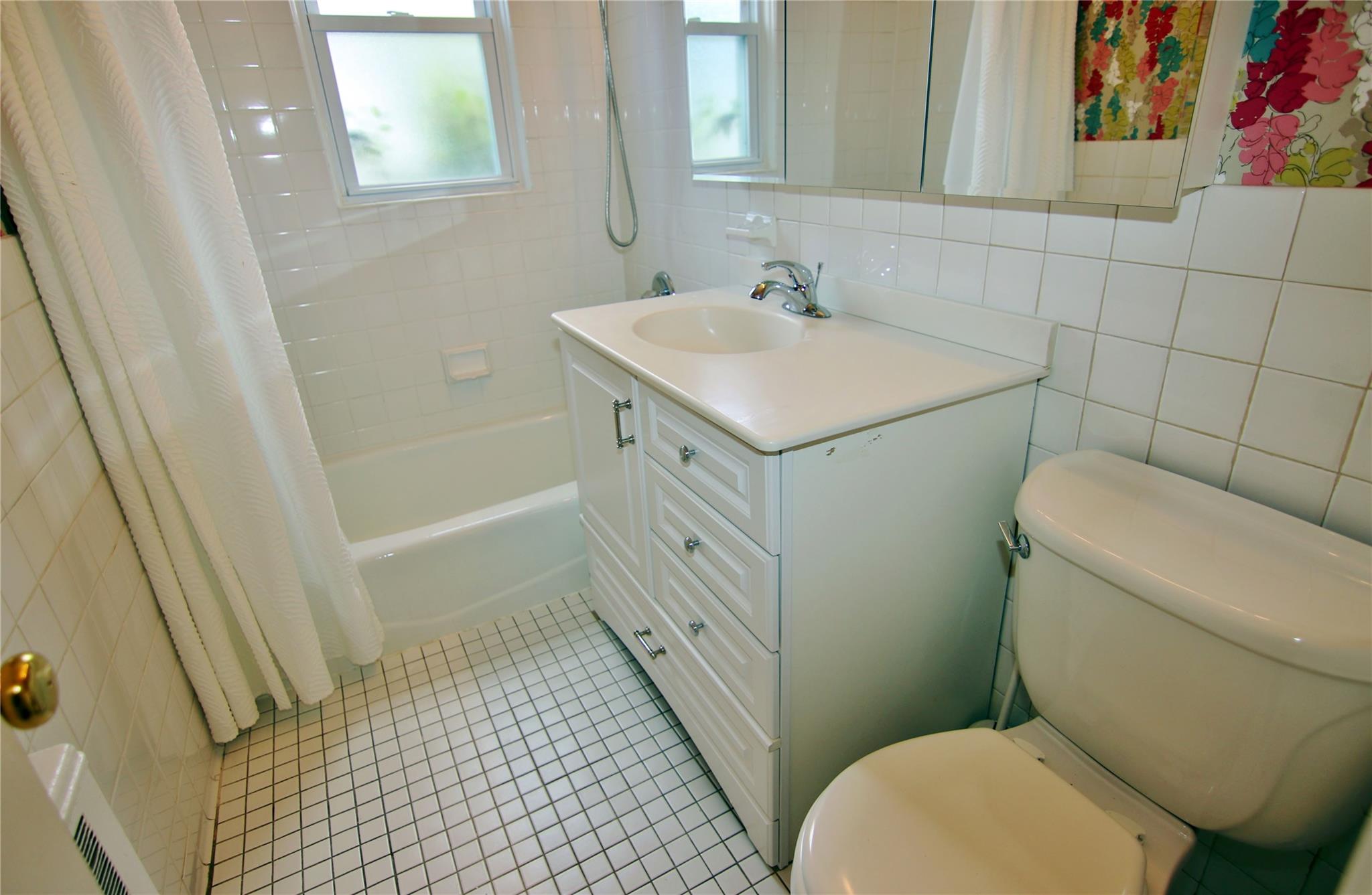 44 Avon Circle #B, Rye Brook, New York image 14