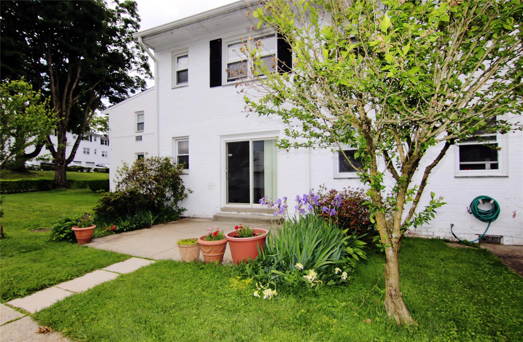 44 Avon Circle #B, Rye Brook, New York image 9