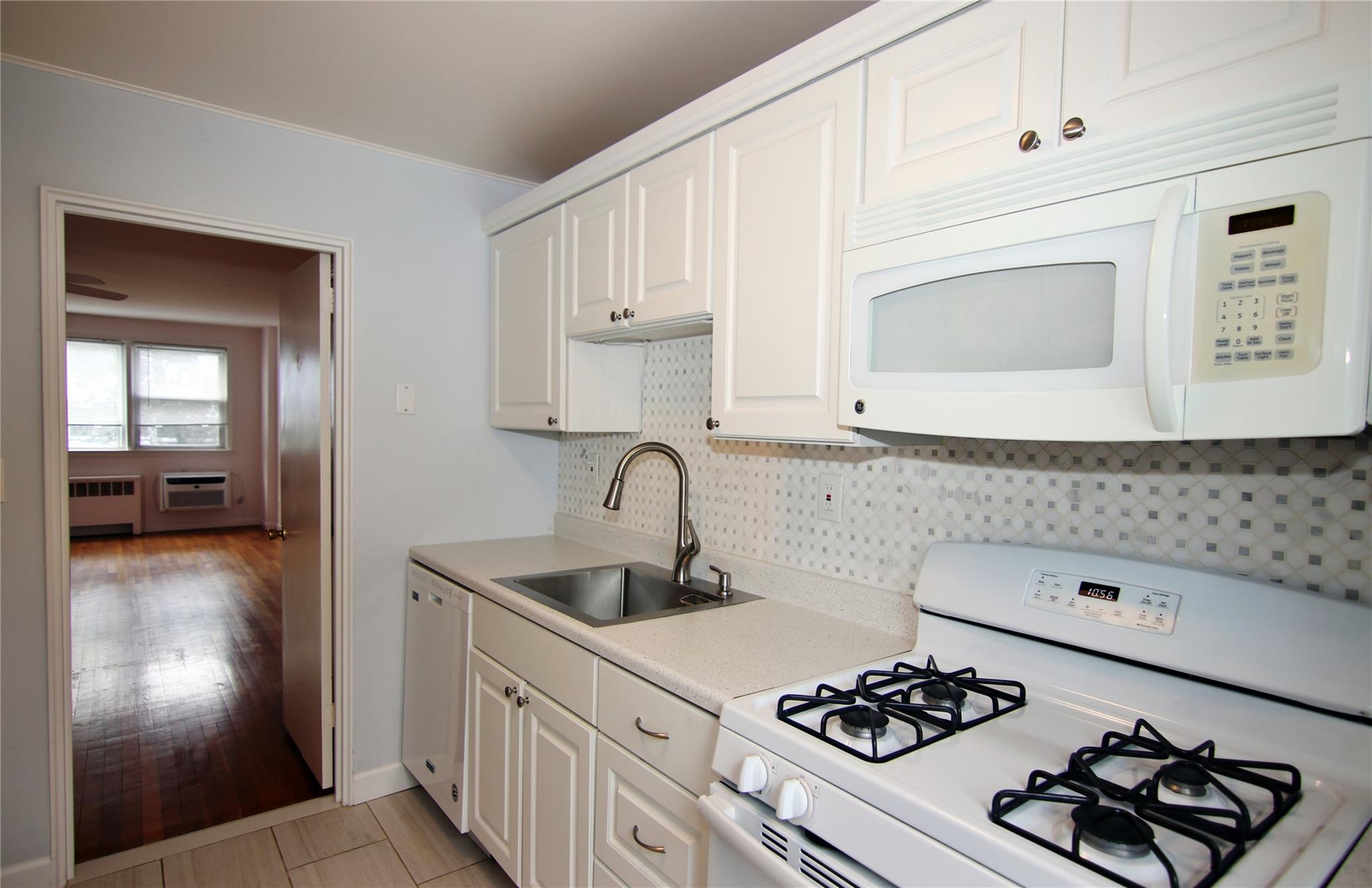 44 Avon Circle #B, Rye Brook, New York image 13