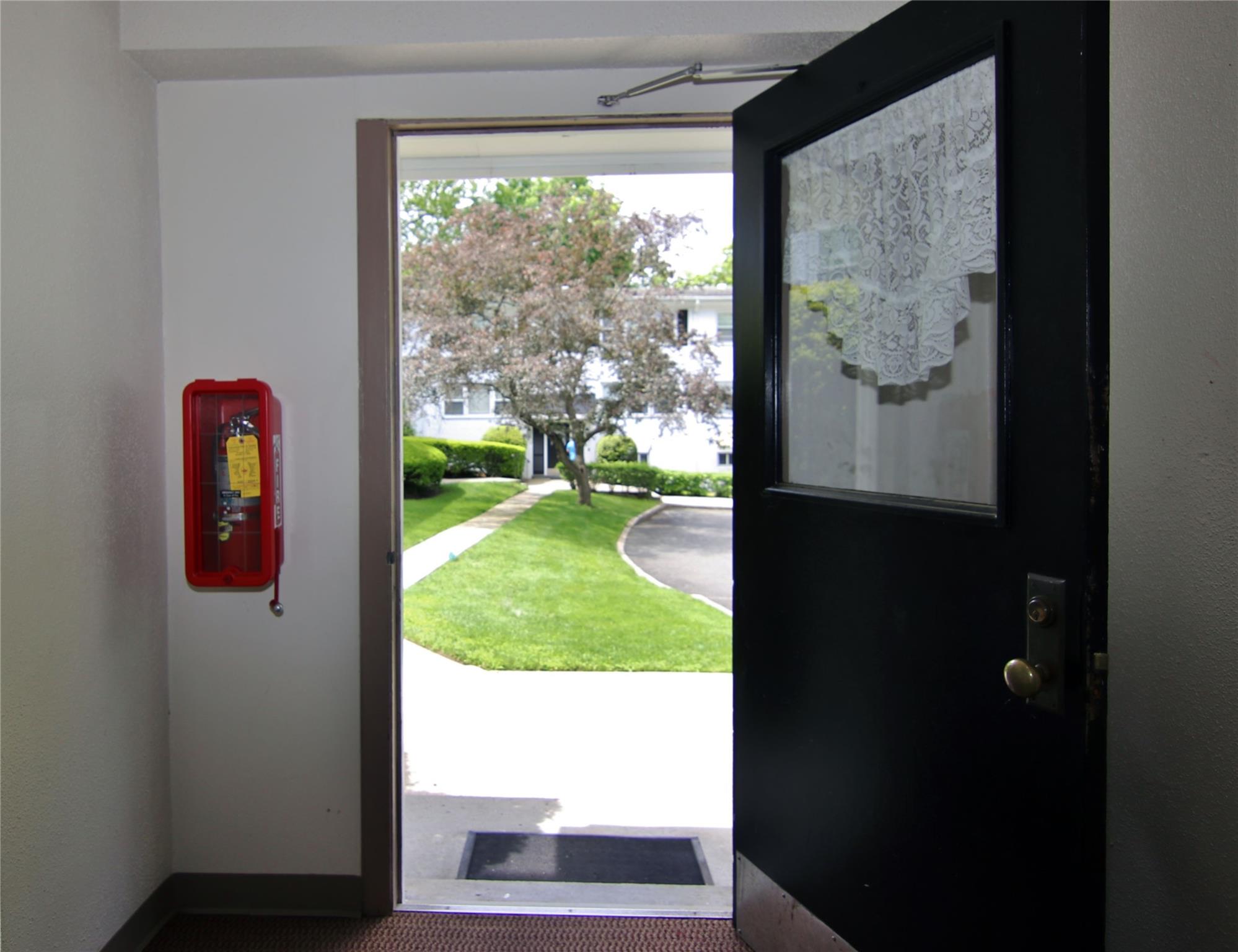 44 Avon Circle #B, Rye Brook, New York image 3