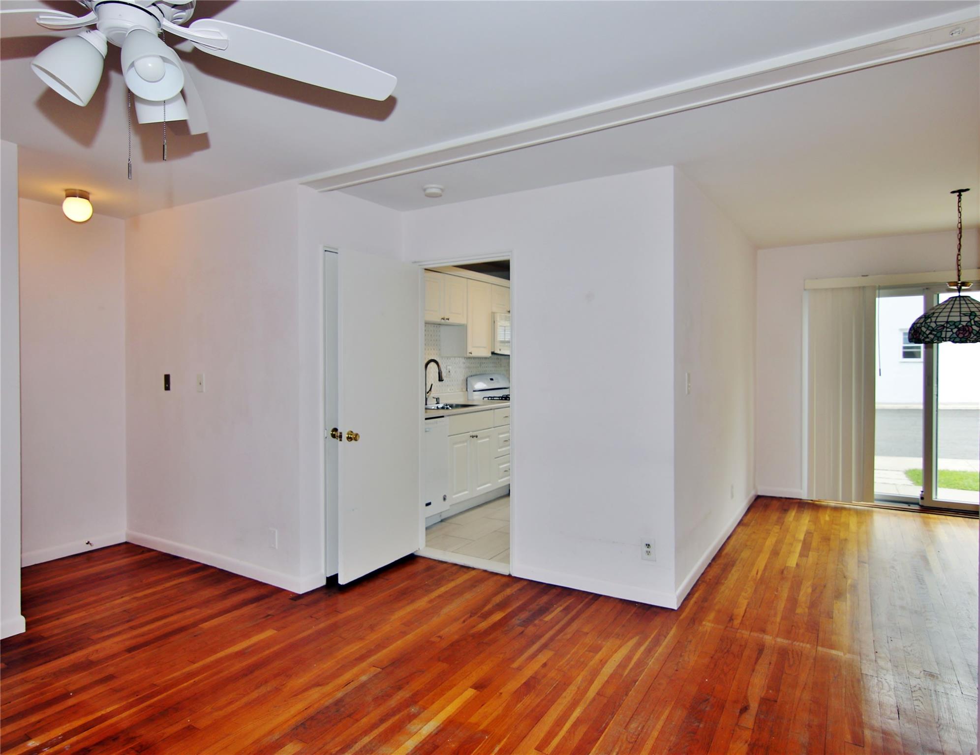 44 Avon Circle #B, Rye Brook, New York image 7