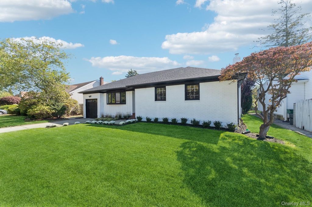 Photo of 1460 Tyler Avenue, East Meadow, NY 11554 (MLS # 921913)