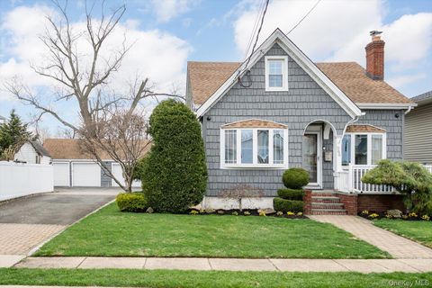 966 Tyrus Court Merrick NY 11566