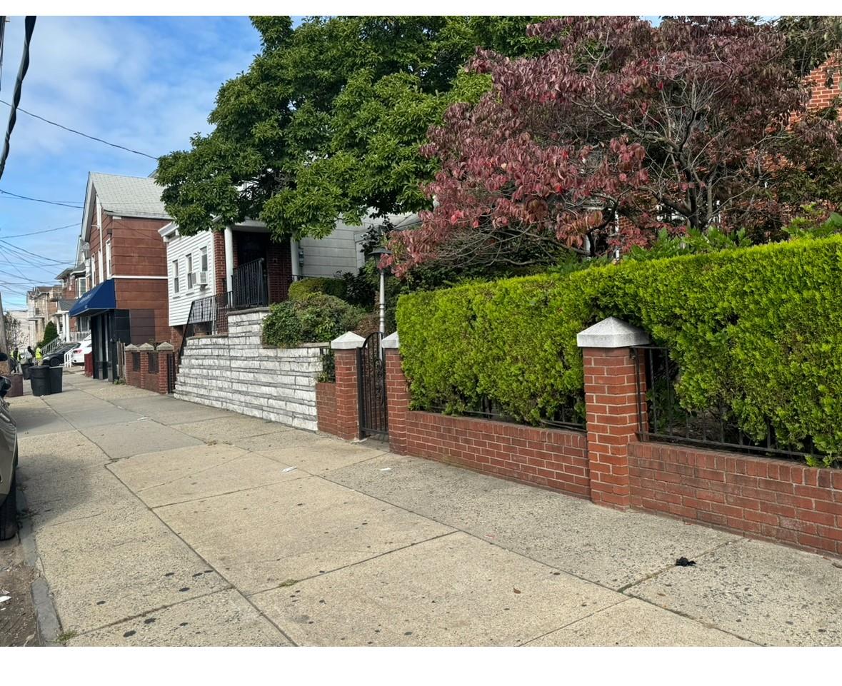 College Point Blvd Blvd, College Point, Queens, NY - 4 Bedrooms  
4 Bathrooms - 