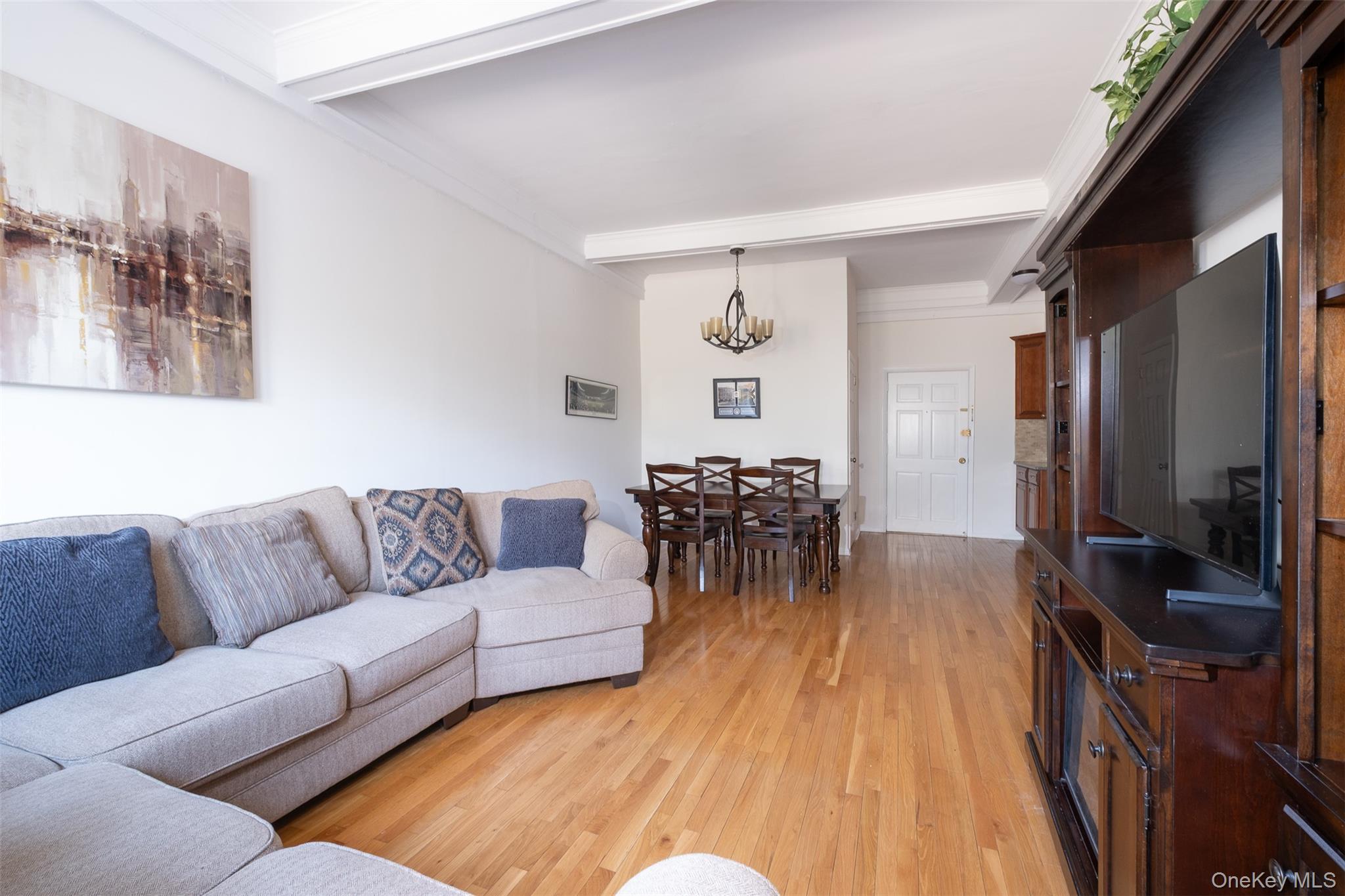 124 Pelhamdale Avenue 9A