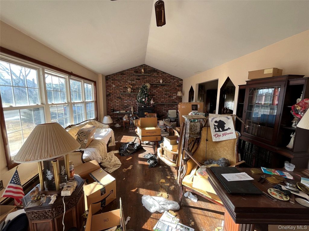 Photo of 5 Louis Place, Nesconset, NY 11767 (MLS # 951862)