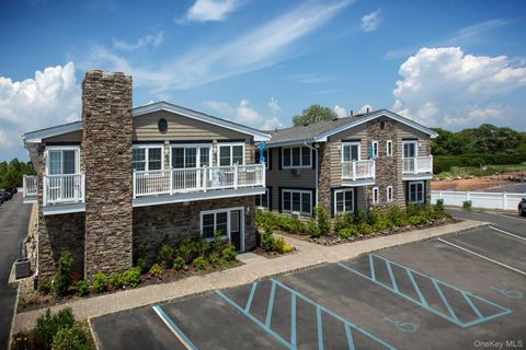 Apartment For Rent - 333 Candee Avenue #'E2<br/> Suffolk County, Sayville, NY 11782