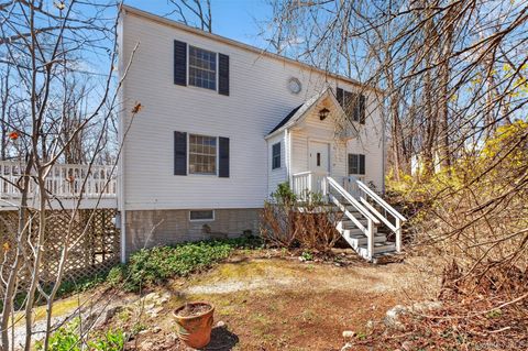 11 Shawnee Road Putnam Valley NY 10579