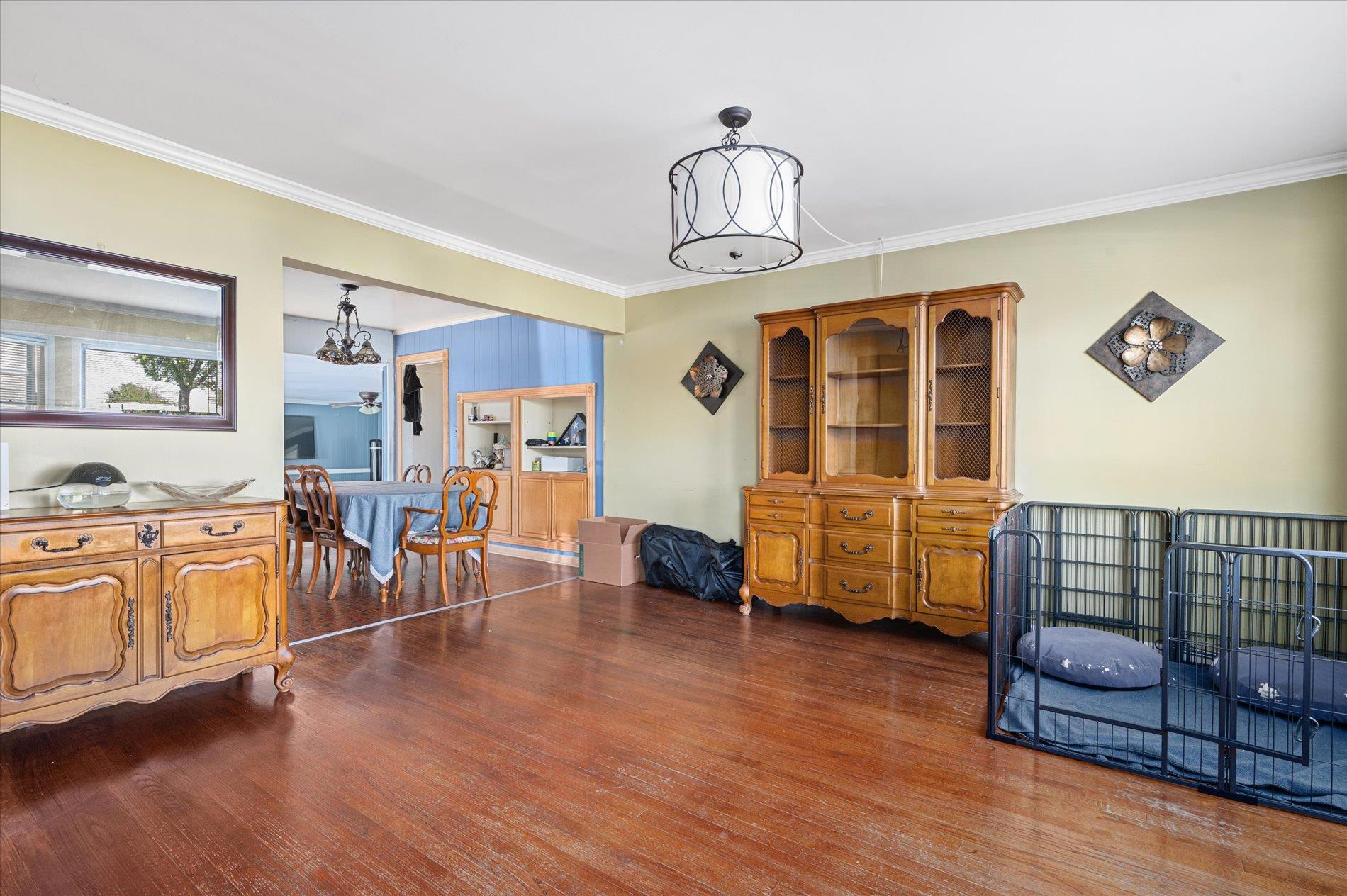 128 Yoakum Avenue, Farmingdale, New York image 3