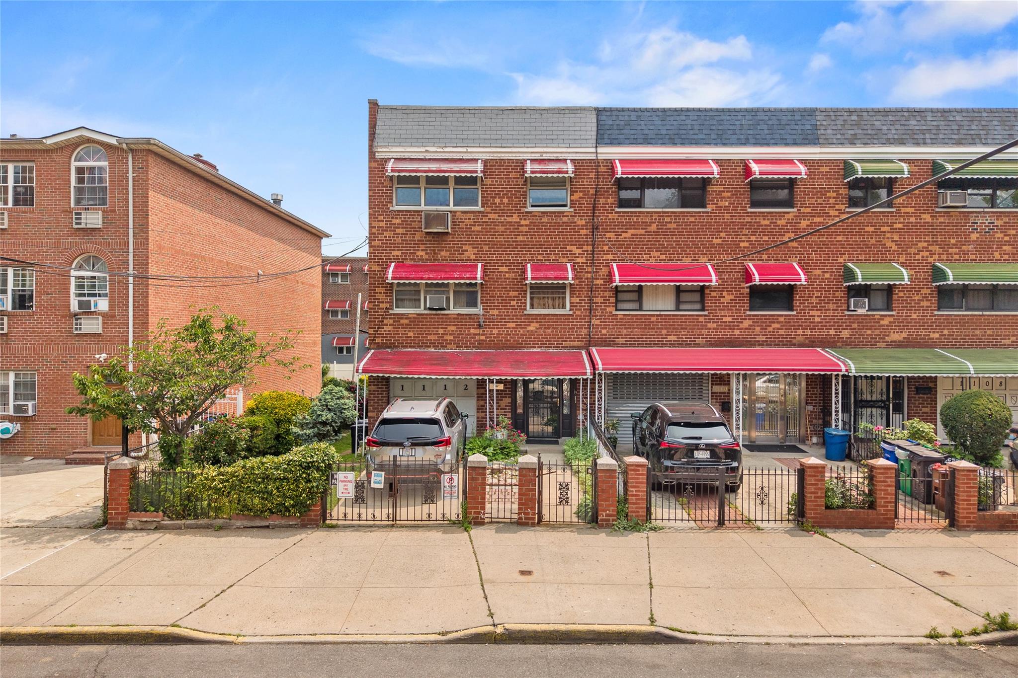 Saint Lawrence Avenue Front, Bronx, New York - 6 Bedrooms  
2 Bathrooms - 