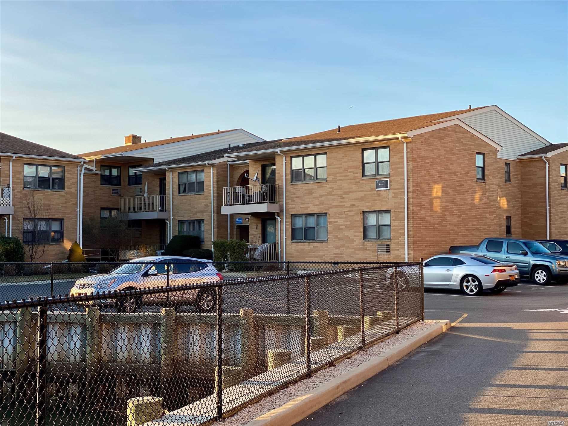 47 S Hampton Place #13C, Freeport, New York image 3