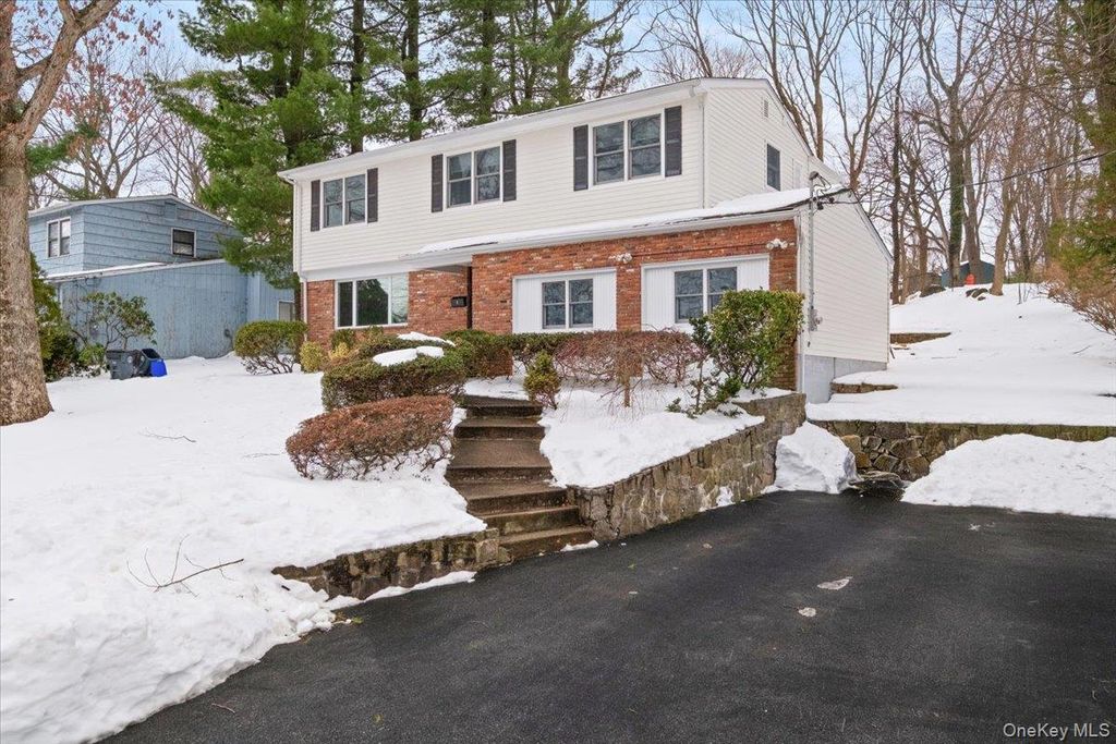 Photo of 9 Tanglewood Road, Scarsdale, NY 10583 (MLS # 940663)