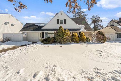 51 Shepherd Lane Levittown NY 11756