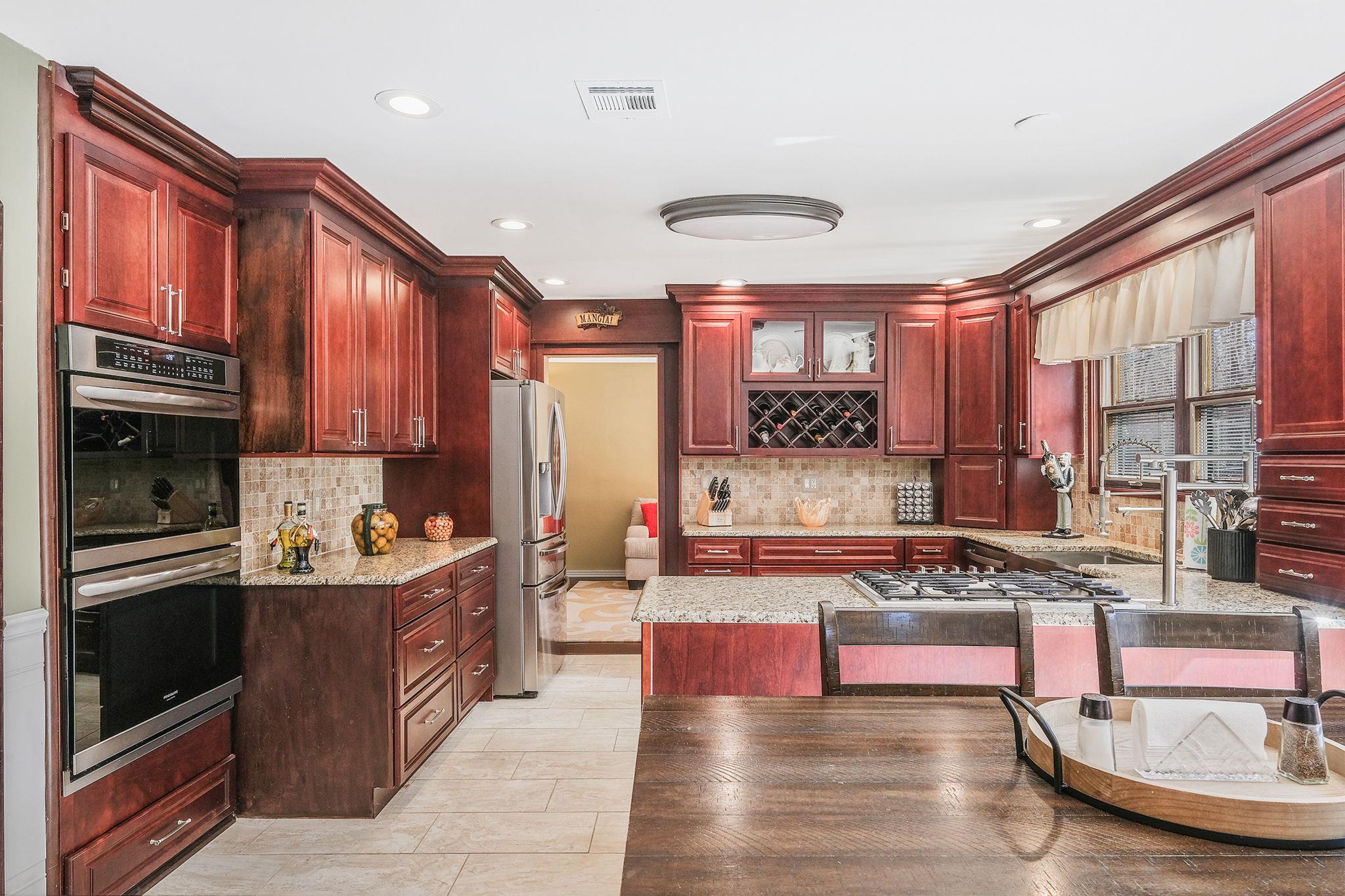 2 Linda Lane, Manorville, New York image 12