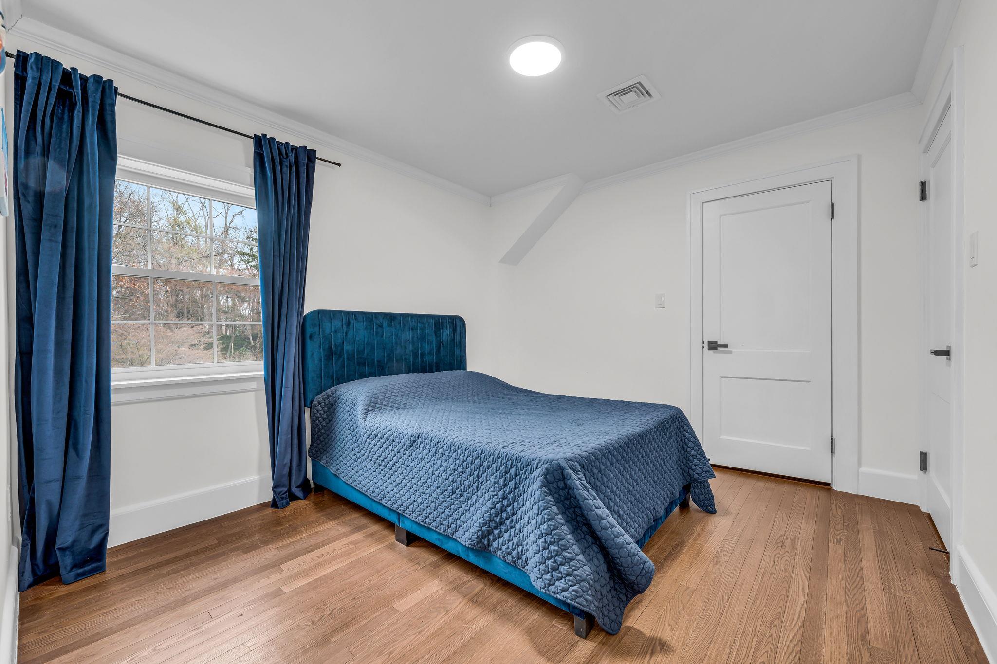 28 Northfield Road, Glen Cove, New York image 16