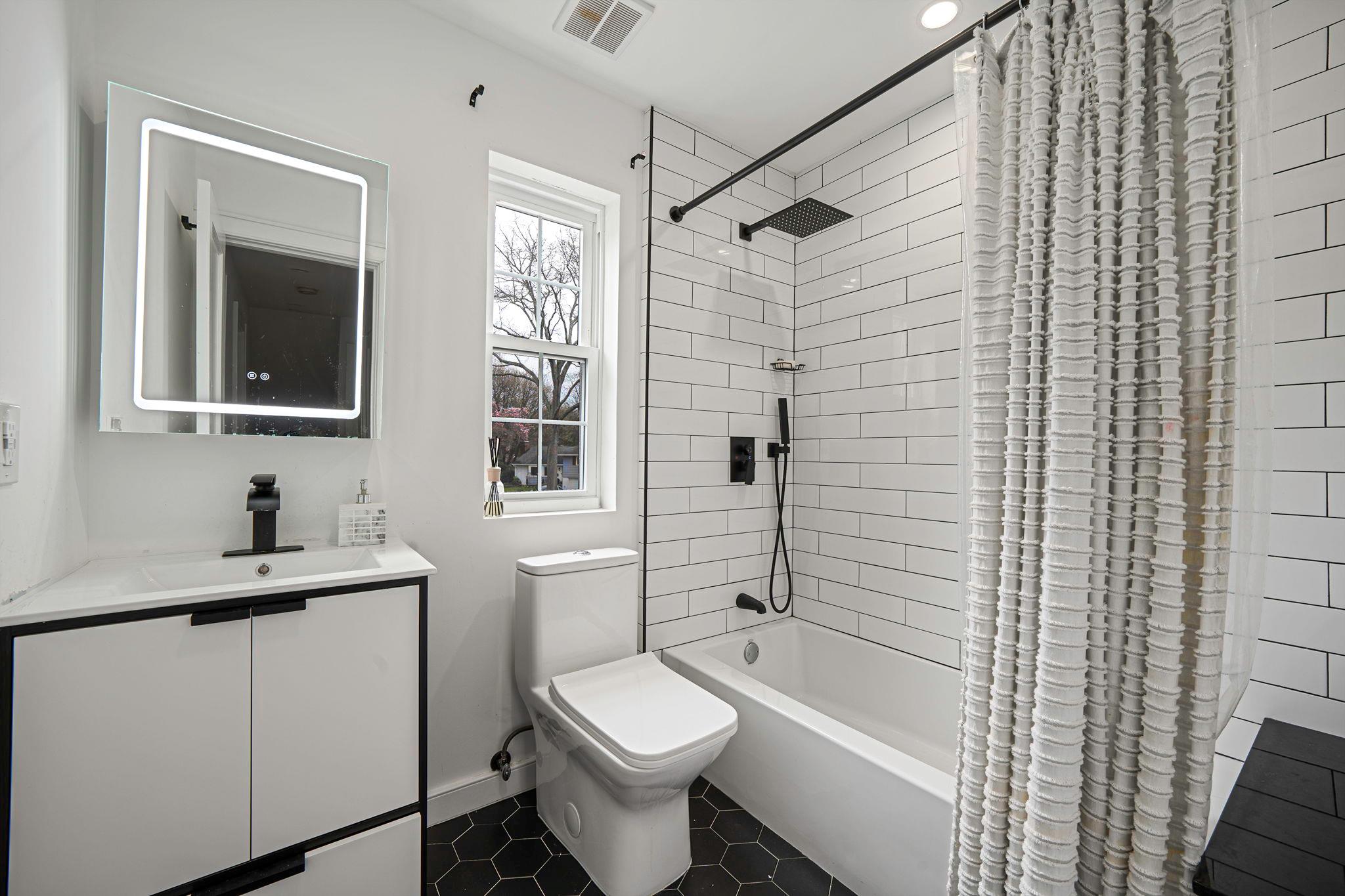 28 Northfield Road, Glen Cove, New York image 22
