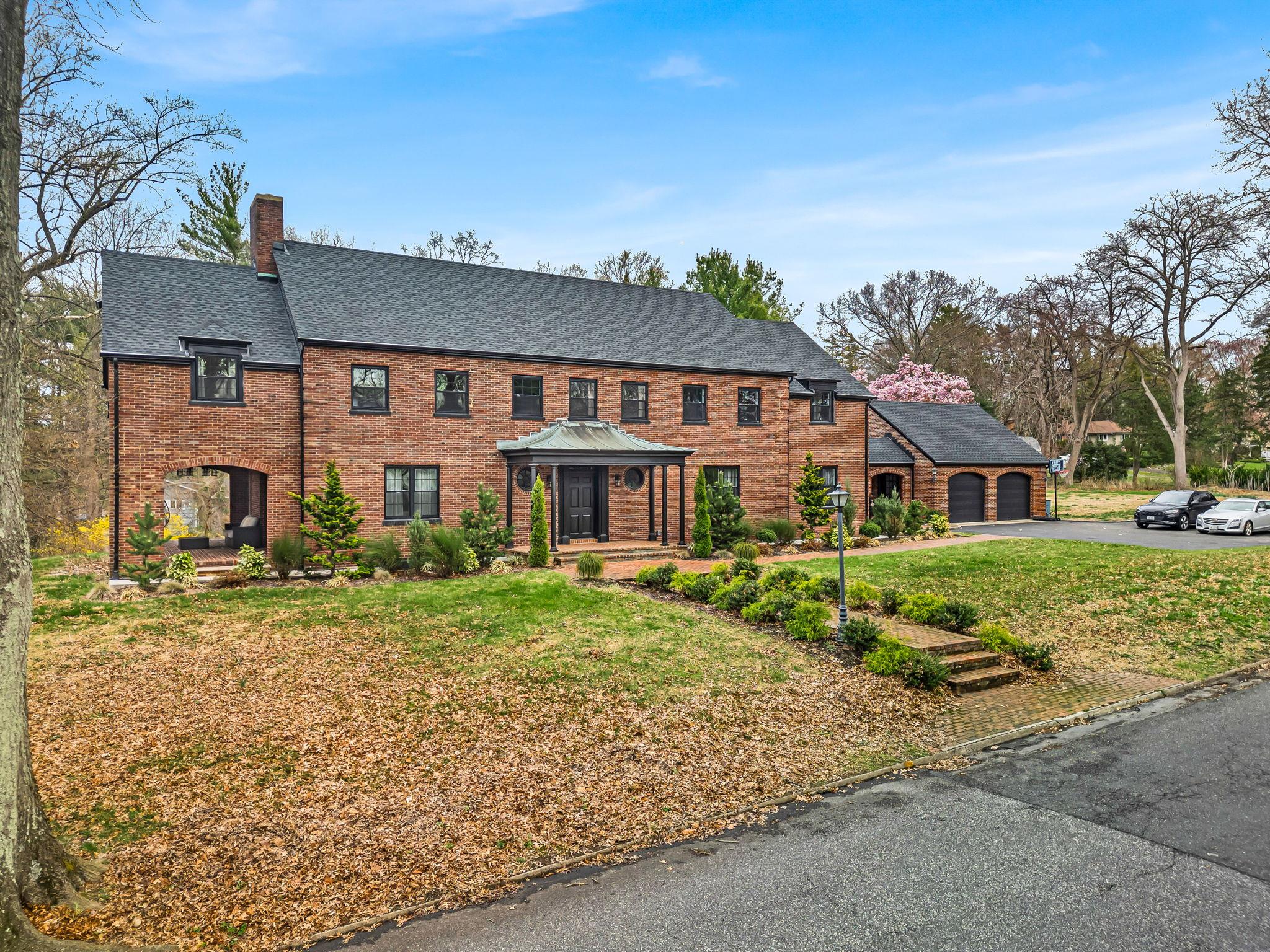 28 Northfield Road, Glen Cove, New York image 2