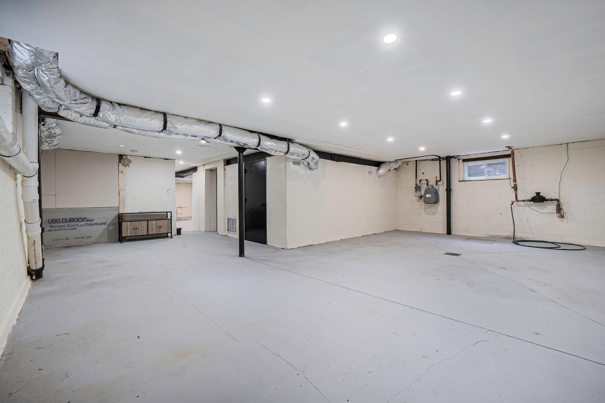 28 Northfield Road, Glen Cove, New York image 34