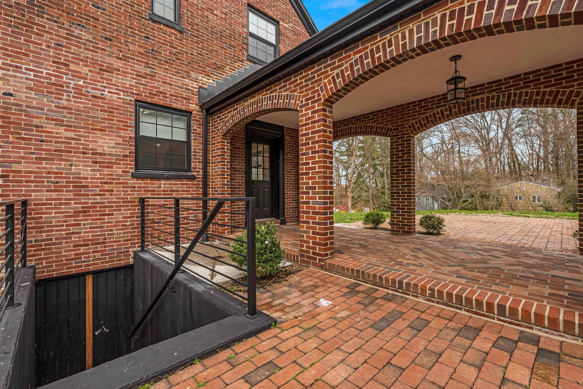 28 Northfield Road, Glen Cove, New York image 3