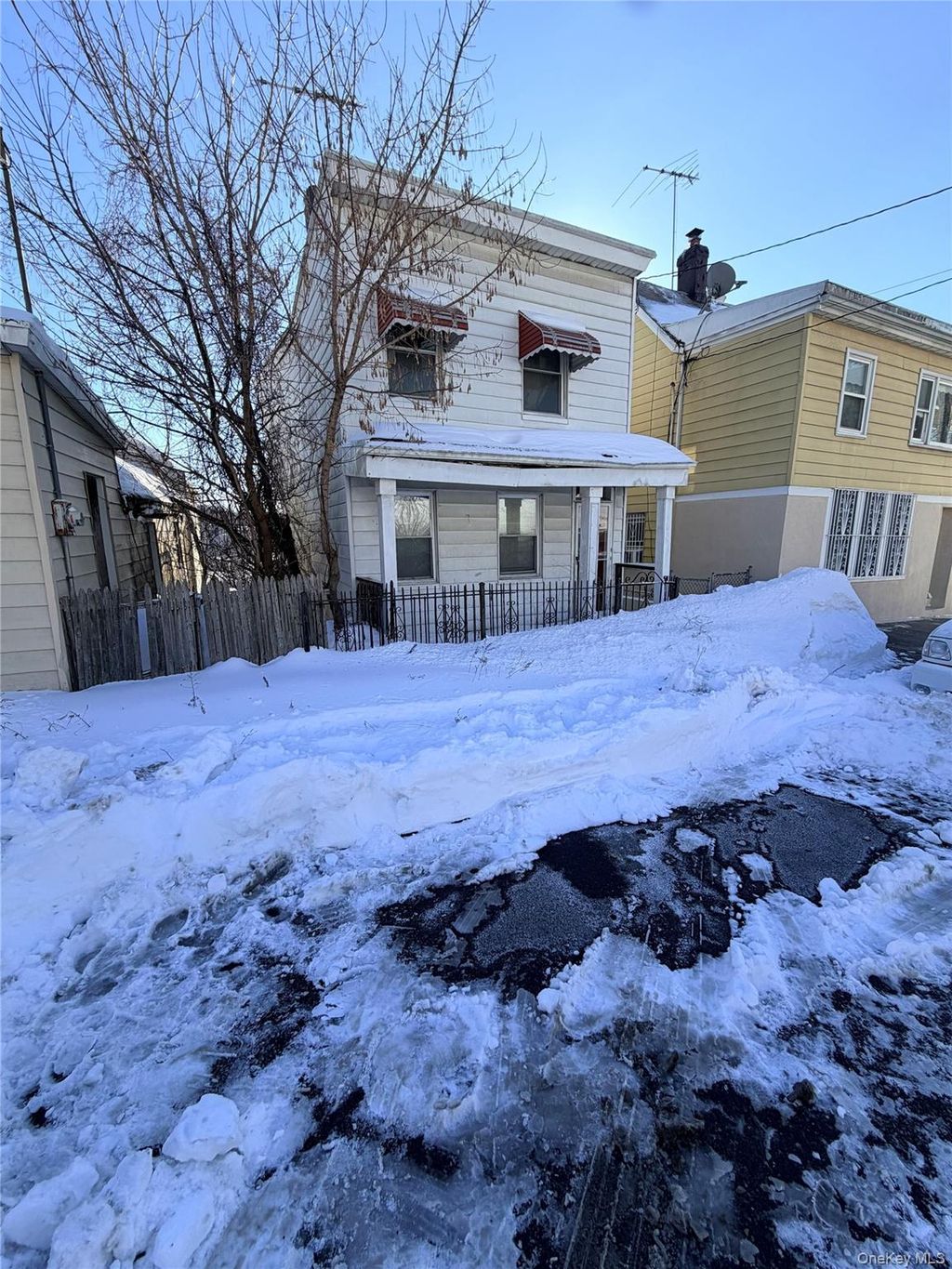 Photo of 92 Vineyard Avenue, Yonkers, NY 10703 (MLS # 962213)