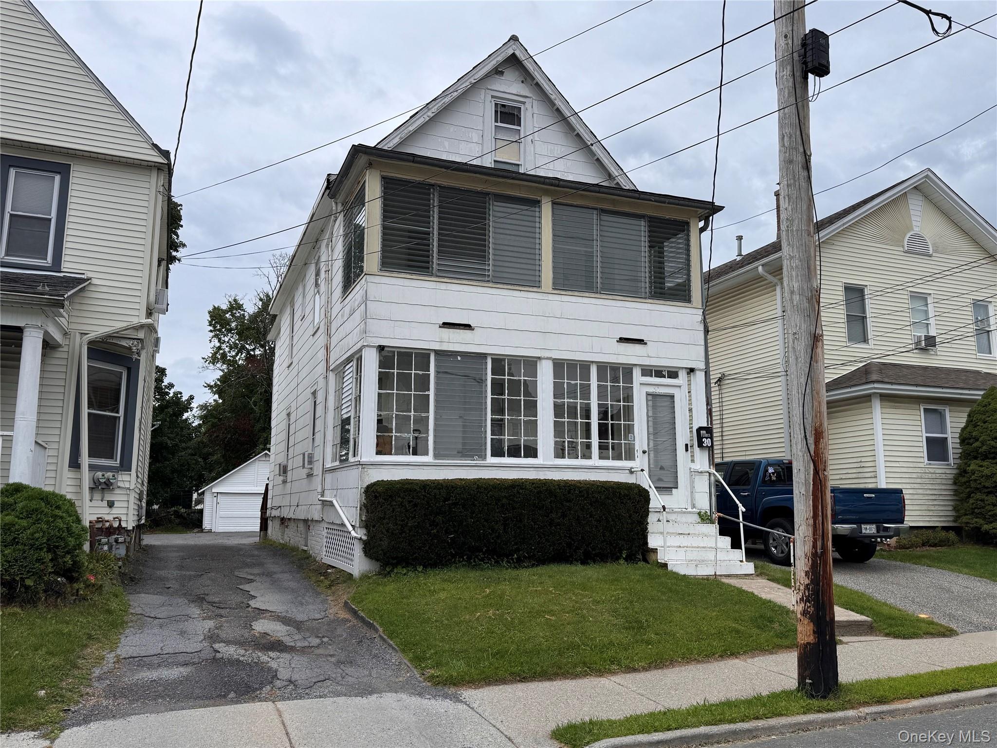 30 Crescent Place