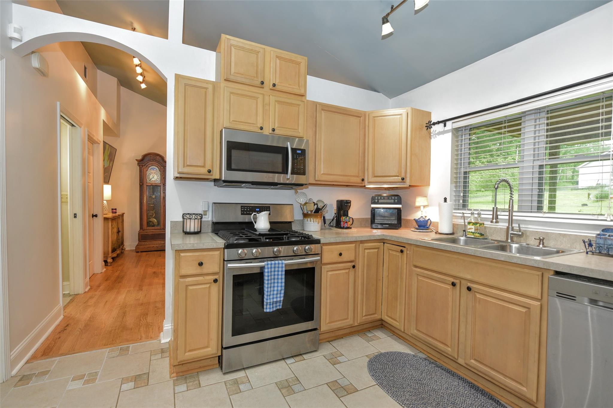 23 Antonelli Court, Bloomingburg, New York image 6