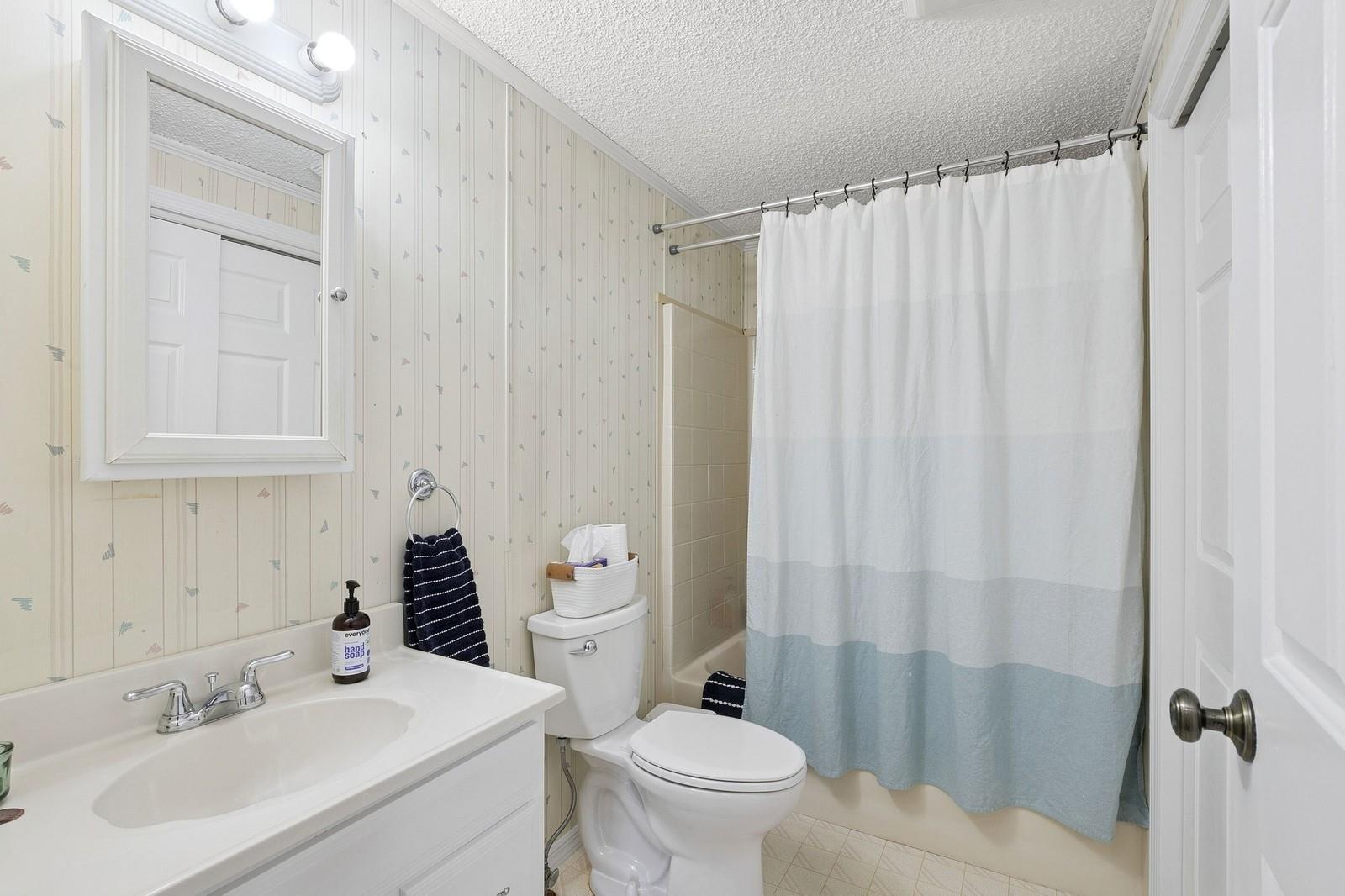 2 Mews Court, Holtsville, New York image 22