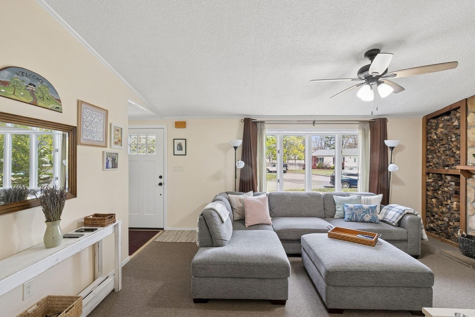 2 Mews Court
